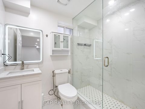 Photo 32 at 51 Ahchie Court, Patterson, Vaughan