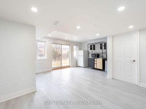 Photo 33 at 51 Ahchie Court, Patterson, Vaughan