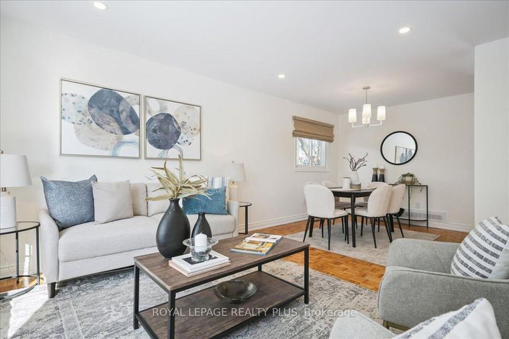 Photo 3 at 3655 Burnbrae Drive, Erindale, Mississauga