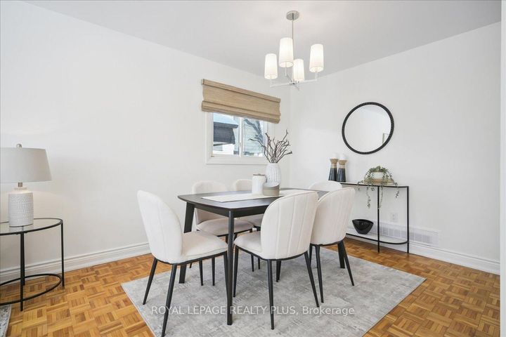 Photo 4 at 3655 Burnbrae Drive, Erindale, Mississauga