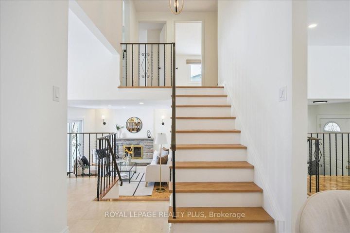 Photo 7 at 3655 Burnbrae Drive, Erindale, Mississauga