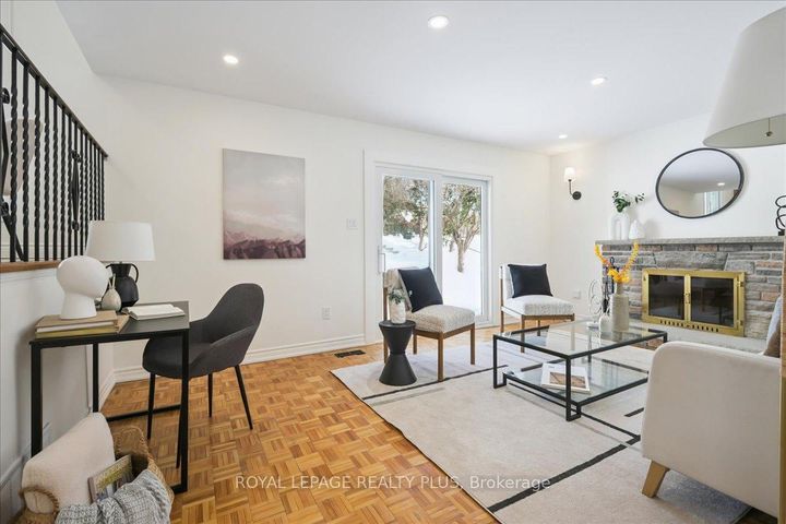 Photo 8 at 3655 Burnbrae Drive, Erindale, Mississauga