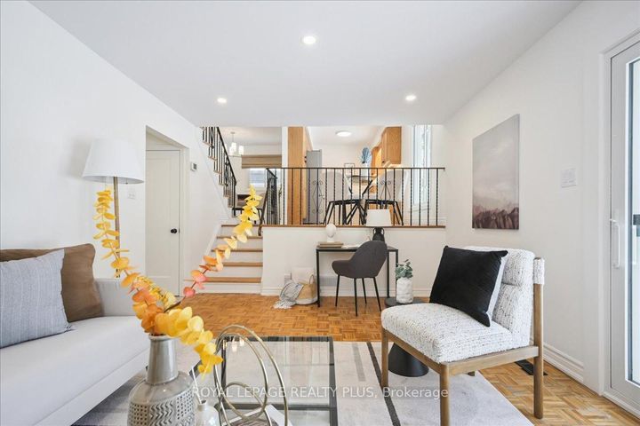 Photo 10 at 3655 Burnbrae Drive, Erindale, Mississauga