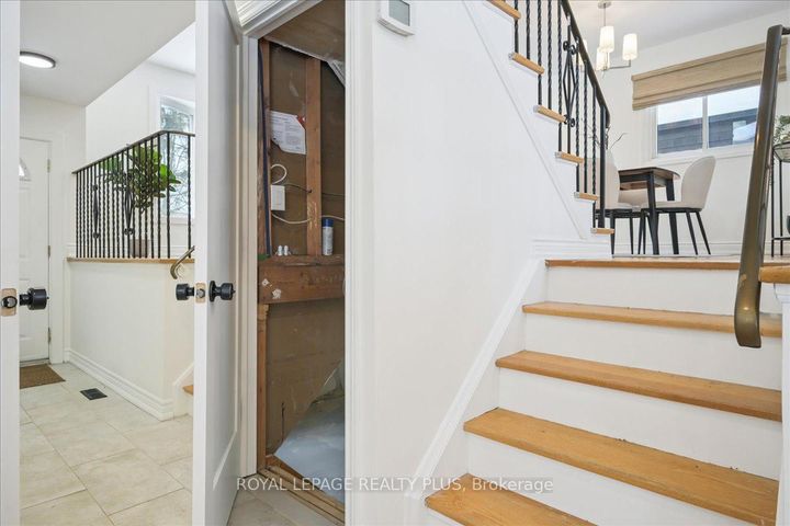 Photo 11 at 3655 Burnbrae Drive, Erindale, Mississauga