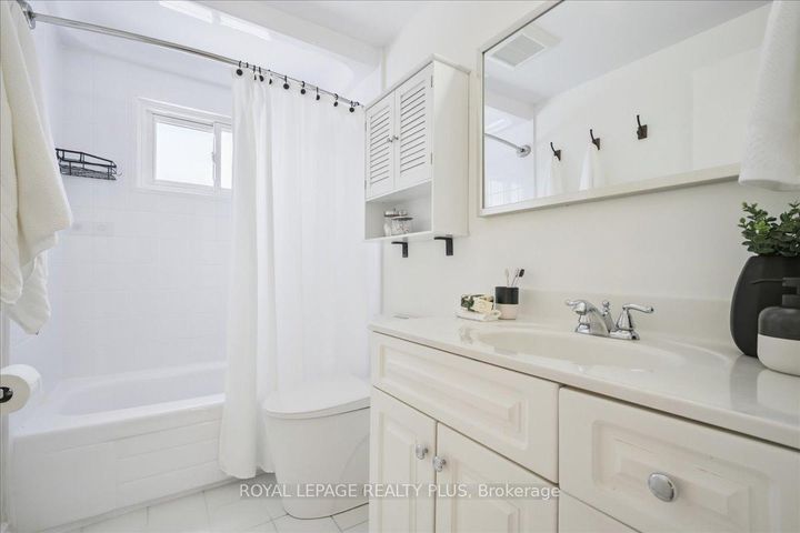 Photo 18 at 3655 Burnbrae Drive, Erindale, Mississauga