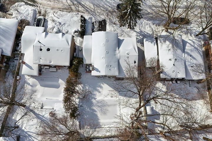 Photo 28 at 3655 Burnbrae Drive, Erindale, Mississauga