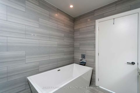 Photo 27 at 4401 - 224 King Street W, Waterfront Communities C1, Toronto