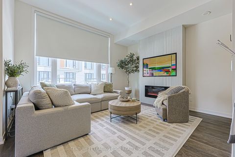 Photo 10 at 303 - 6 STECKLEY HOUSE Lane, Rural Richmond Hill, Richmond Hill