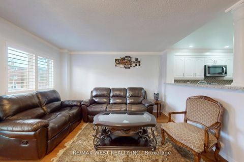 Photo 5 at 40 San Gabriele Place, Humber Summit, Toronto