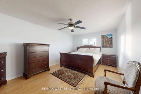 Photo 23 at 40 San Gabriele Place, Humber Summit, Toronto