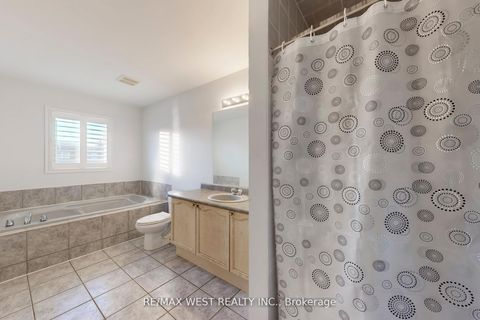 Photo 26 at 40 San Gabriele Place, Humber Summit, Toronto