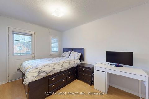 Photo 29 at 40 San Gabriele Place, Humber Summit, Toronto