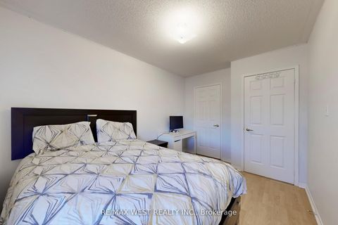 Photo 30 at 40 San Gabriele Place, Humber Summit, Toronto