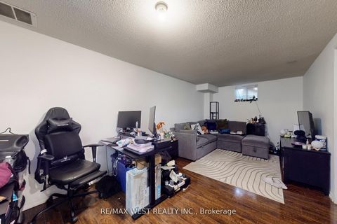 Photo 36 at 40 San Gabriele Place, Humber Summit, Toronto