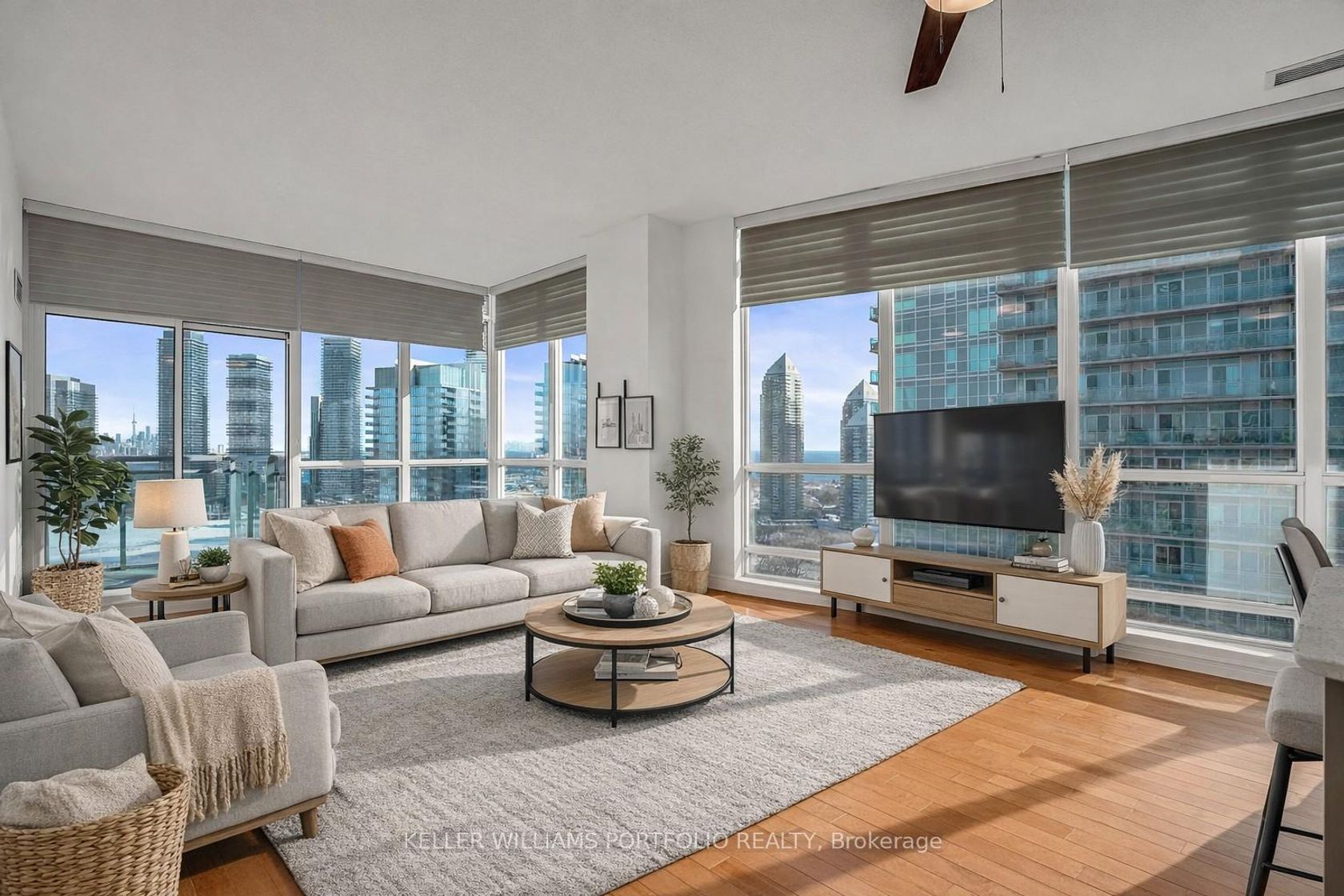 PH7 - 185 Legion Road N, Mimico, Toronto 