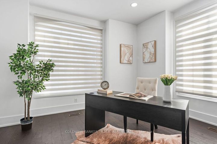 Photo 5 at 8 Valley Vista Drive, Patterson, Vaughan