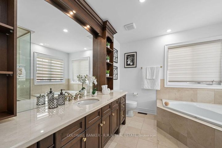 Photo 22 at 8 Valley Vista Drive, Patterson, Vaughan