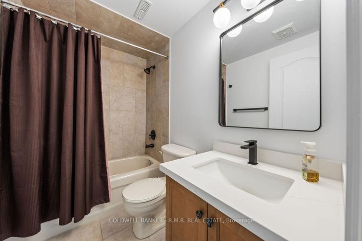 Photo 36 at 8 Valley Vista Drive, Patterson, Vaughan