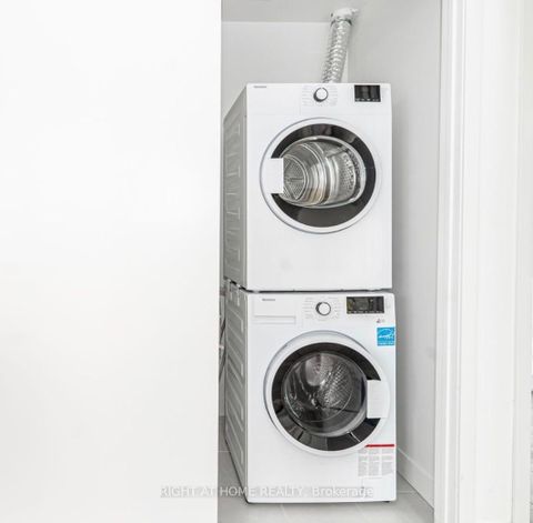 Photo 13 at 1811 - 15 Holmes Avenue, Willowdale East, Toronto