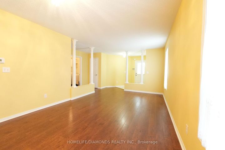 Photo 3 at 5267 BROOKWOOD Court, East Credit, Mississauga
