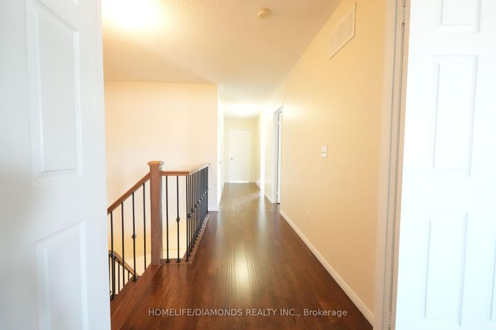 Photo 7 at 5267 BROOKWOOD Court, East Credit, Mississauga