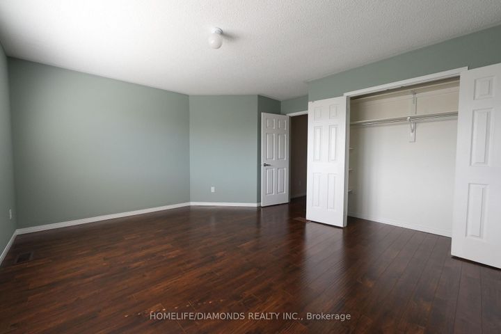 Photo 11 at 5267 BROOKWOOD Court, East Credit, Mississauga