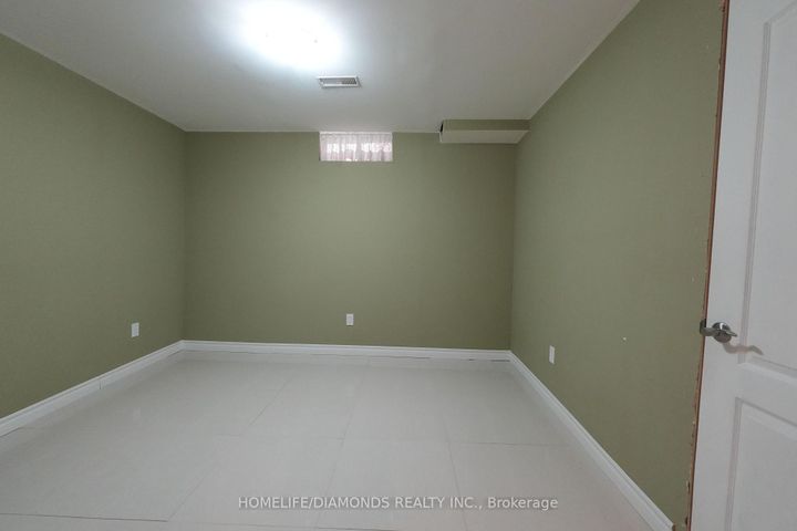 Photo 16 at 5267 BROOKWOOD Court, East Credit, Mississauga