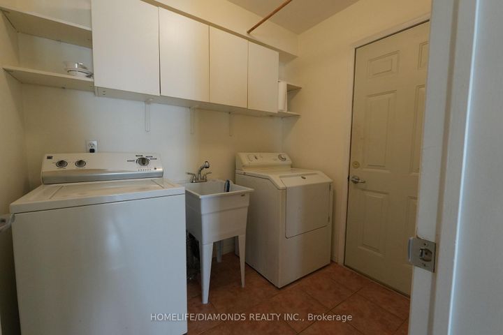 Photo 20 at 5267 BROOKWOOD Court, East Credit, Mississauga