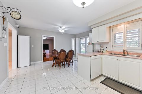 Photo 9 at 581 Wycliffe Avenue, Islington Woods, Vaughan