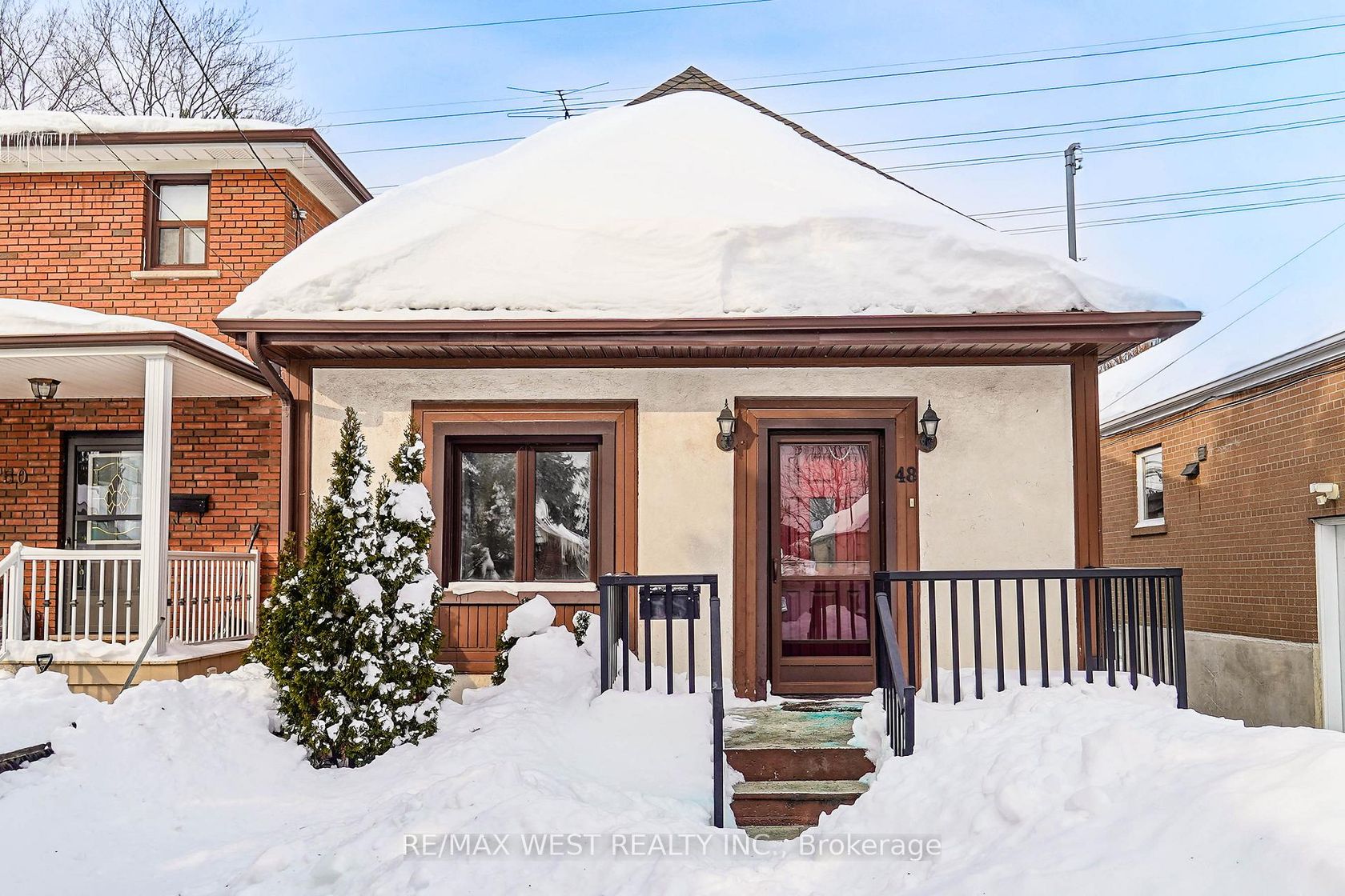 48 Eileen Avenue, Smythe, Toronto photo number 2