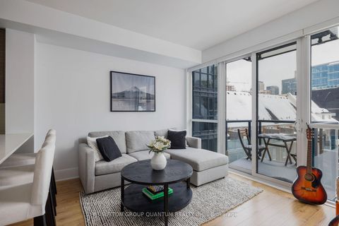 Photo 6 at 416 - 560 Front Street W, Waterfront Communities C1, Toronto