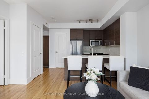 Photo 10 at 416 - 560 Front Street W, Waterfront Communities C1, Toronto