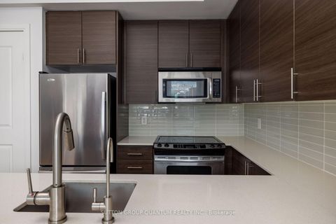 Photo 11 at 416 - 560 Front Street W, Waterfront Communities C1, Toronto