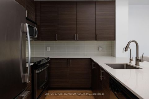 Photo 12 at 416 - 560 Front Street W, Waterfront Communities C1, Toronto