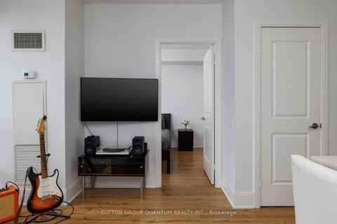 Photo 13 at 416 - 560 Front Street W, Waterfront Communities C1, Toronto