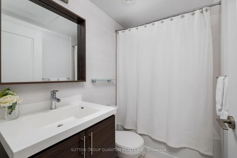 Photo 17 at 416 - 560 Front Street W, Waterfront Communities C1, Toronto