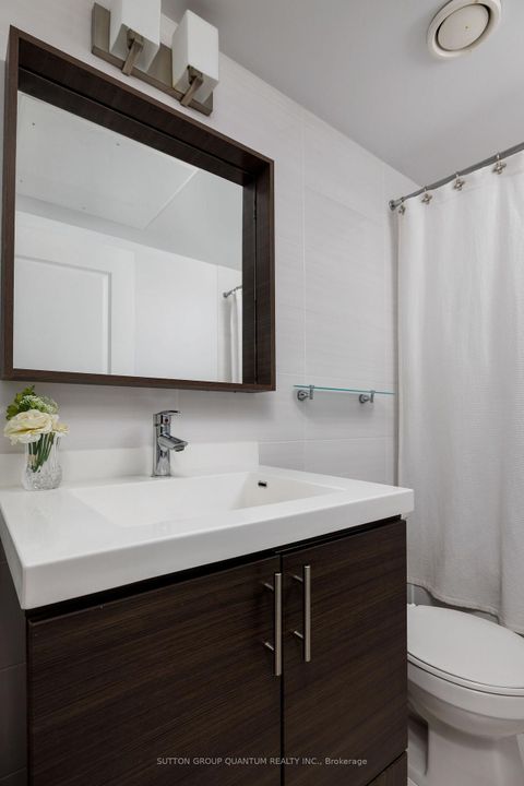 Photo 18 at 416 - 560 Front Street W, Waterfront Communities C1, Toronto