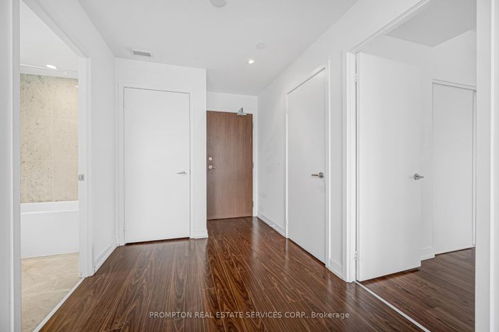 Photo 2 at 2507 - 115 McMahon Drive, Bayview Village, Toronto