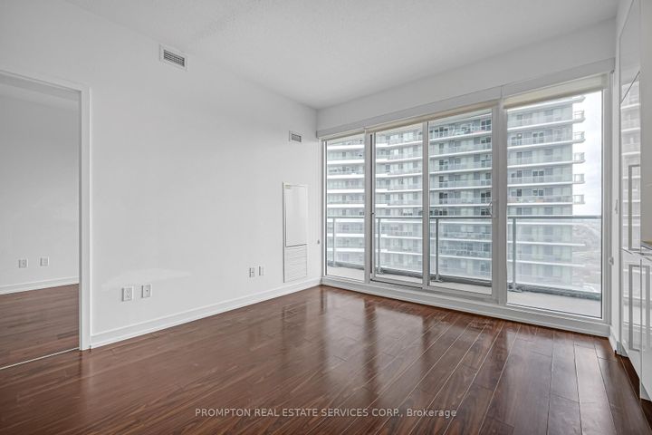 Photo 4 at 2507 - 115 McMahon Drive, Bayview Village, Toronto
