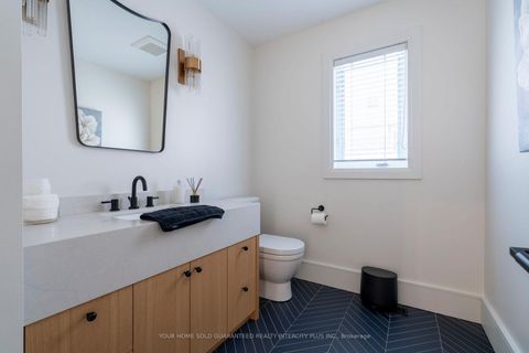 Photo 8 at 91A Regent Road, CFB, Toronto