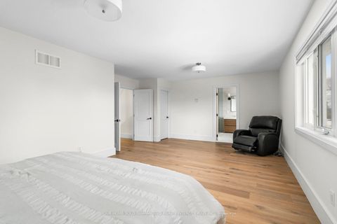 Photo 18 at 91A Regent Road, CFB, Toronto