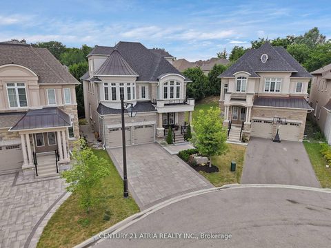 Photo 1 at 12 Macdonald Court, Oak Ridges Lake Wilcox, Richmond Hill