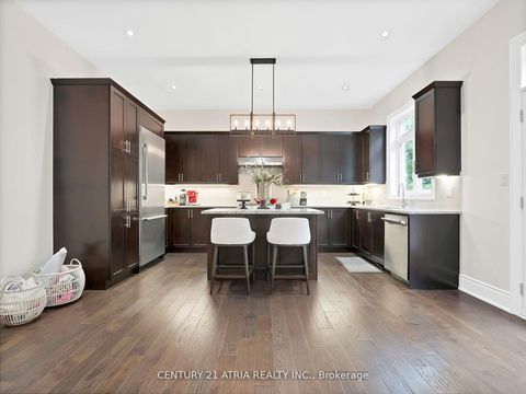 Photo 11 at 12 Macdonald Court, Oak Ridges Lake Wilcox, Richmond Hill