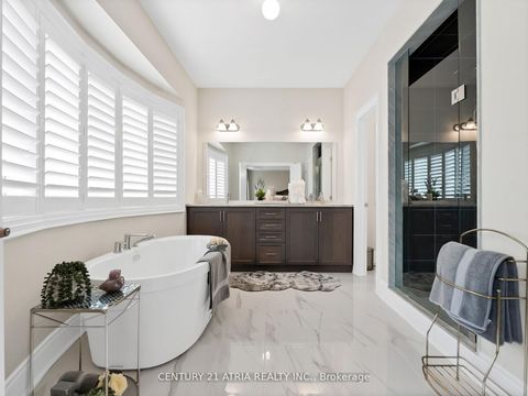 Photo 17 at 12 Macdonald Court, Oak Ridges Lake Wilcox, Richmond Hill