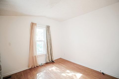 Photo 17 at 141 Gerrard Street E, Moss Park, Toronto