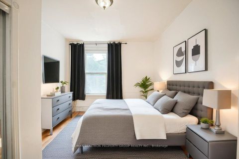 Photo 23 at 141 Gerrard Street E, Moss Park, Toronto