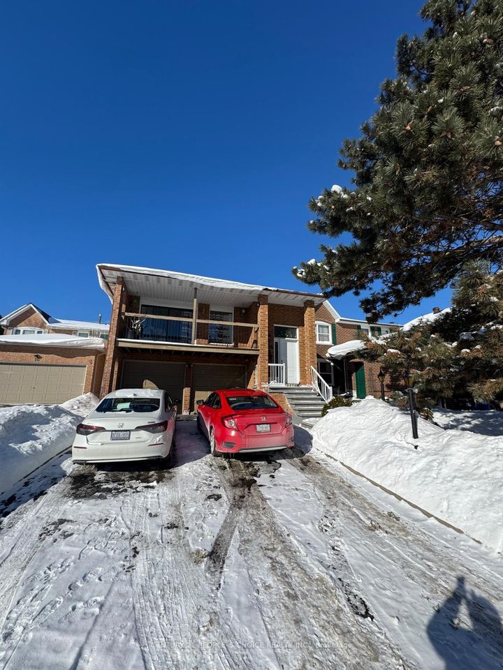 Photo 0 at 14 Albermarle Court, Heart Lake West, Brampton