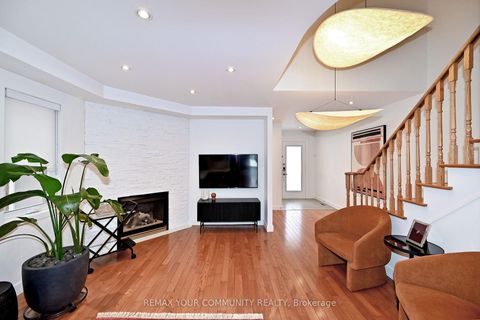 Photo 12 at 152 Vanguard Road W, Patterson, Vaughan