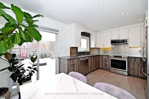 Photo 15 at 152 Vanguard Road W, Patterson, Vaughan