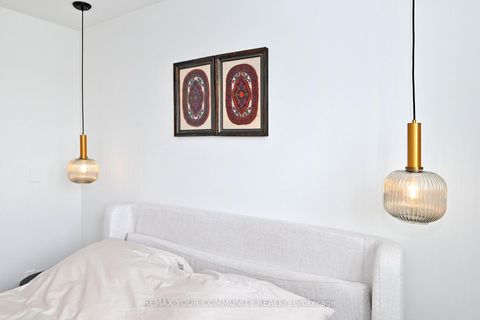 Photo 31 at 152 Vanguard Road W, Patterson, Vaughan